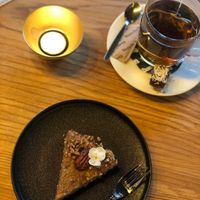 Pecan pie, made out of natural, non processed, biological ingredients. Also gluten-free. But above all: very tasty  at Breakaway in Sint Geertruid