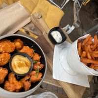 Bloemkool & zoete aardappelfrieten  at Breakaway in Sint Geertruid