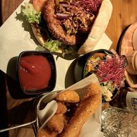 Classic burger (plant based ofc) at Breakaway in Sint Geertruid