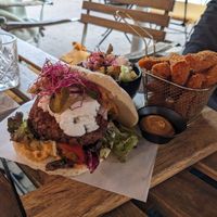 Chili burger with sweet potatoes at Breakaway in Sint Geertruid