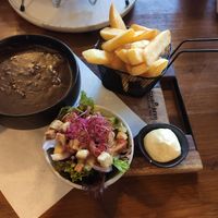 Zoervleis met frietjes at Breakaway in Sint Geertruid