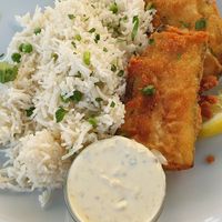 Zucchini Cordon Bleu mit Erbsenreis und Sauce Tartare at Cafe Erde in Graz