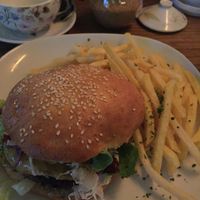 burger at Cafe Erde in Graz