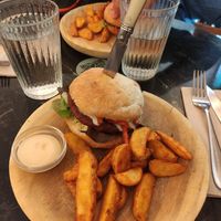 Chutney burger at La Oveja Negra in Madrid