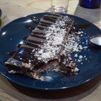 Chocolate and cream cake (tarta de chocolate y nata) at La Oveja Negra in Madrid