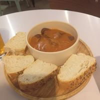 Chorivegano a la sidra at La Oveja Negra in Madrid