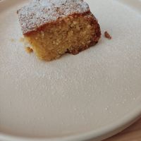 Menú del día: bizcocho de naranja at La Oveja Negra in Madrid