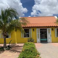 Heerlijke vegan opties en aangename sfeer. Leuk ingericht en aardig personeel  at Aruba Experience in Oranjestad