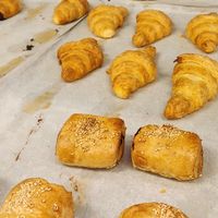 Many pastries are vegan at Perla Bakery - מאפיית פרלה in Kiryat Bialik