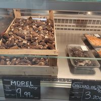 M at O Sítio Dos Cogumelos -  Mercado do Bolhão in Porto