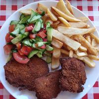 Schnitzel at Teva Ha'ochel - Hummus Tov in Kfar Saba