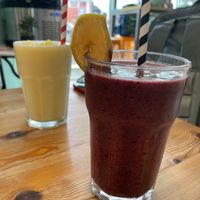 Berry smoothie and tropical smoothie  at La Mala Brunch - Setas in Sevilla