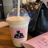 Banana and nut butter smoothie with date syrup at AMS - Joe & The Juice - Lounge 3 in Schiphol