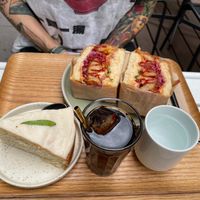  at AME Café in Lyon