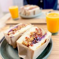  at AME Café in Lyon