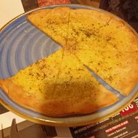 Pão de alho com queijo vegano 👌🏼 at Con Essenza in Maia