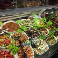 Vegan mezes at Meze Haus Mittelmeerfeinkost in Berlin