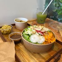 La salade, coco roussi, féroce et jus  at DidikoBag in Pointe-a-pitre