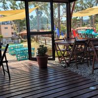 Posee patio con juegos para niños at El Mirador Sassari in Atlantida