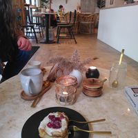 vegan cinnamon roll at Sorella Café in Gelsenkirchen