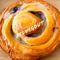 Cinnamon roll  at Craft Vegan Bakery Botánico in Buenos Aires