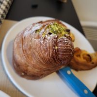 pistachio cruffin at Krafin in Prague