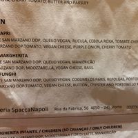 The three options  at SpaccaNapoli Porto in Porto