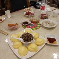 Don't skip the buns! Fun to eat and dreamy soft dough at Water Lotus 清水荷花食坊 - 武侯祠 in Chengdu