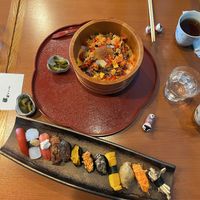 12 piece sushi and deconstructed sushi bowl    at Chirashiya - ちらし寿司のちらしや  in Kamakura
