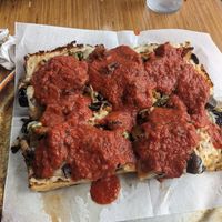 Detroit style pizza at Pig Minds Brewing in Machesney Park