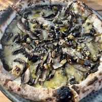 Pizza die es aktuell nicht auf der Karte gibt   at Peekaboo Backyard Eatery in Kaitaia