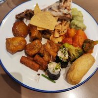 Variety of food from the buffet at Fruitful Food in New Taipei City