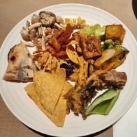 Variety of food from the buffet at Fruitful Food in New Taipei City