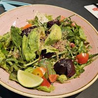 Quinoa Avokado Salat at L'Osteria in Vienna
