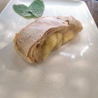 Apple strudel at VIE - Jamie's Italian - T3 in Vienna