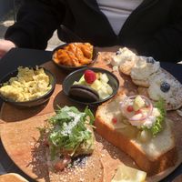 Breakfast platter (~16€) 8/10  at VRÜH - All Day Breakfast in Dortmund