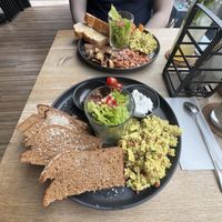 „english breakfast“ (oben) und „klassiker“ (unten)  at VRÜH - All Day Breakfast in Dortmund