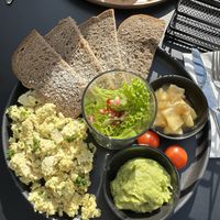 Vegan scrambled Tofu   at VRÜH - All Day Breakfast in Dortmund