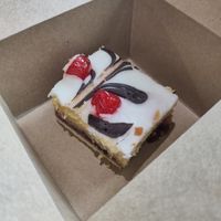 Vegan Bakewell #Veganuary at Next Door @ The Dock in Hull