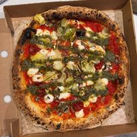 Marinated artichoke, sunblushed tomato and basil pesto pizza at Pizzarova in Bristol