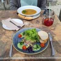 Bunte Beete Tatar und indische Kichererbsensuppe at Das Lauschig in Havixbeck