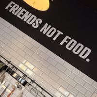 Botschaft über der Theke  at Die Vegane Fleischerei in Dresden