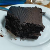 Chocolate cake at Vida Bakery Cafe in Pakxe