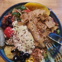 Seitan Bowl mit Avocadosauce at Baba Mia - The Art of Kebab in Hannover