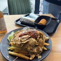 Seitan Teller und im Hintergrund Maiskolben mit Falafel-Dürum  at Baba Mia - The Art of Kebab in Hannover