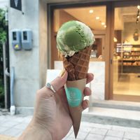 Matcha ice cream at sari sari store サリサリストア in Osaka