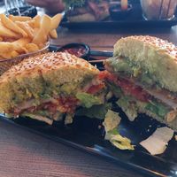 'Vegan Part 2' burger with "Chik'n", tomatoes, Romaine lettuce, guacamole (10.40) + fries (4.50) at The BurgerBar in Berlin