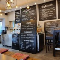 Auf den Bildern des Menüs sind die Veganen Gerichte gekennzeichnet at Shikara Quick in Hamburg