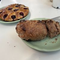 Walnut, raisin, chocolate bun   at Pandaria Rosetta in Mexico City