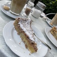 Apfelkuchen mit Zimtstreuseln   at Friesen-Café in Nebel